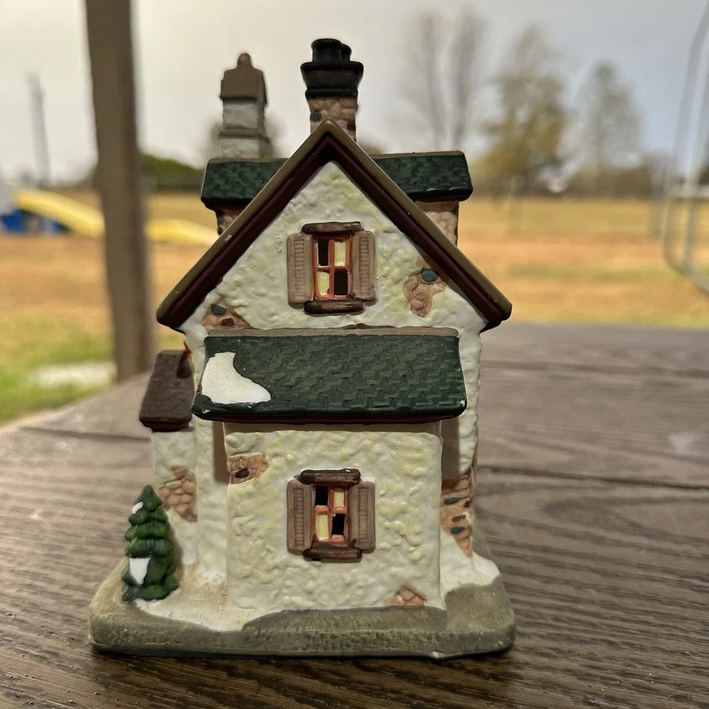 Vintage School House Holiday‎ Time 2004 Village Collectables School House